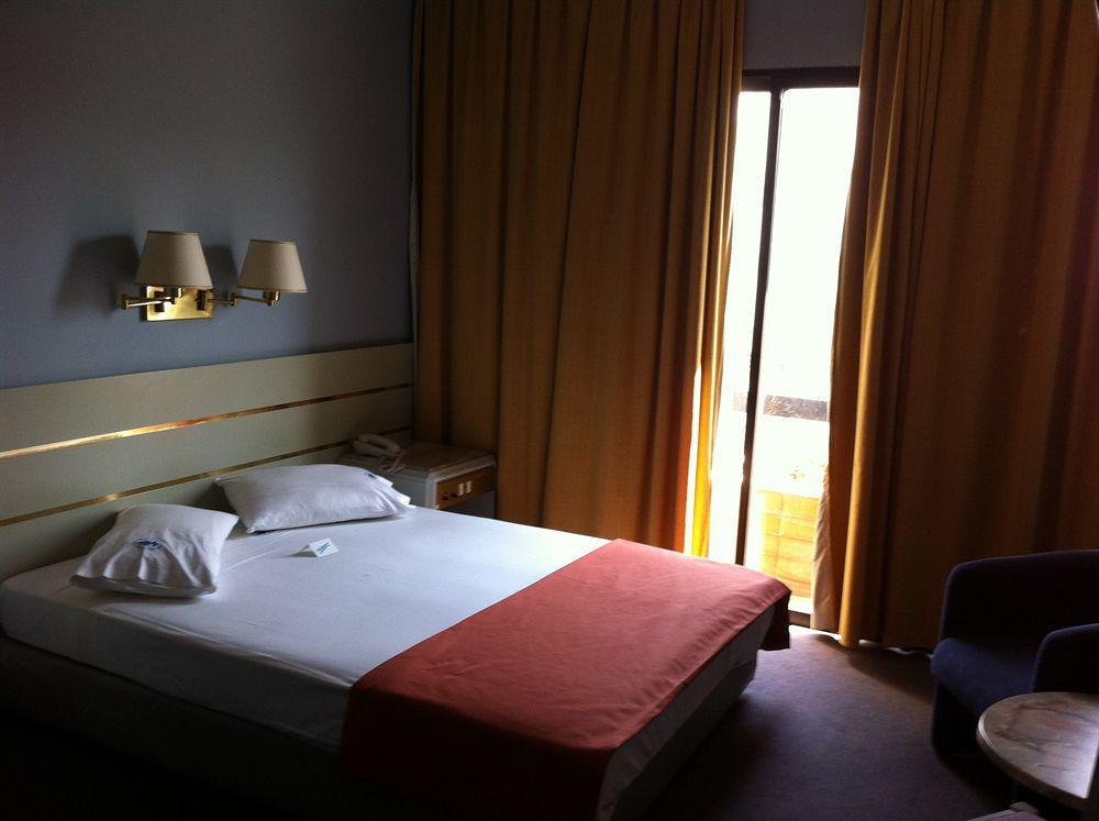 Hotel Mistral Πειραιάς Εξωτερικό φωτογραφία