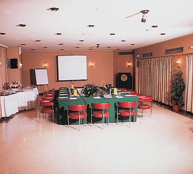 Hotel Mistral Πειραιάς Ανέσεις φωτογραφία