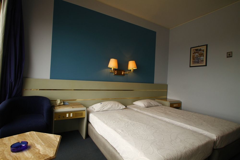 Hotel Mistral Πειραιάς Εξωτερικό φωτογραφία